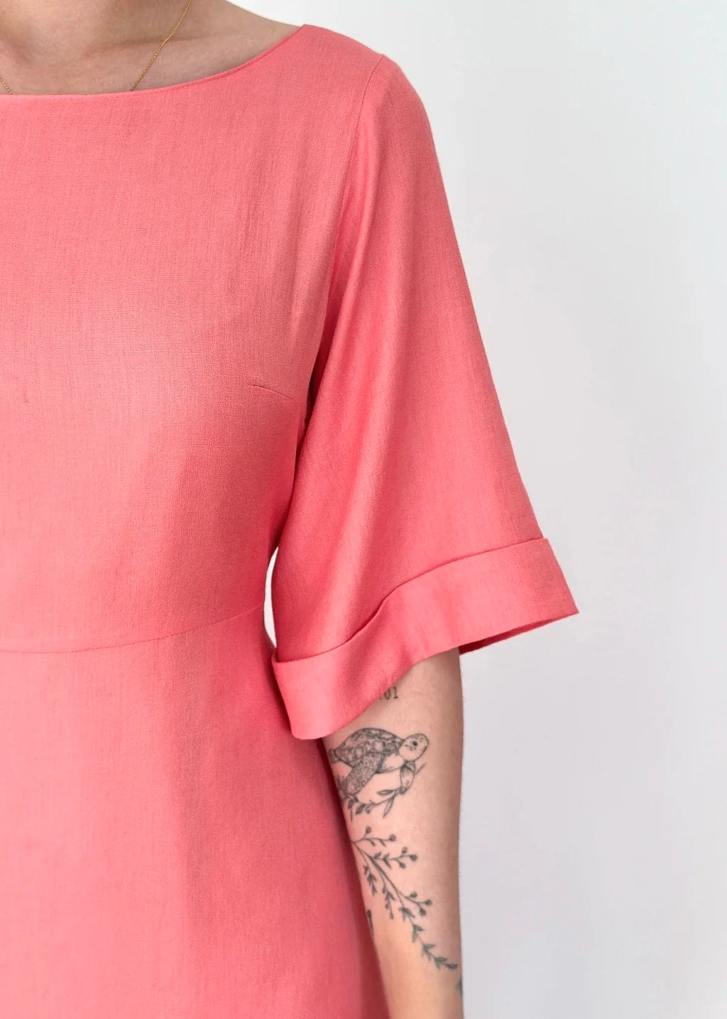 Vestido Trivê com mangas rosa blush