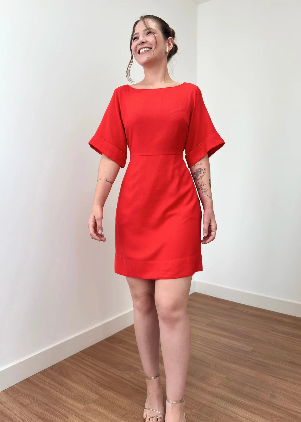 Vestido Trivê com mangas vermelho vivo