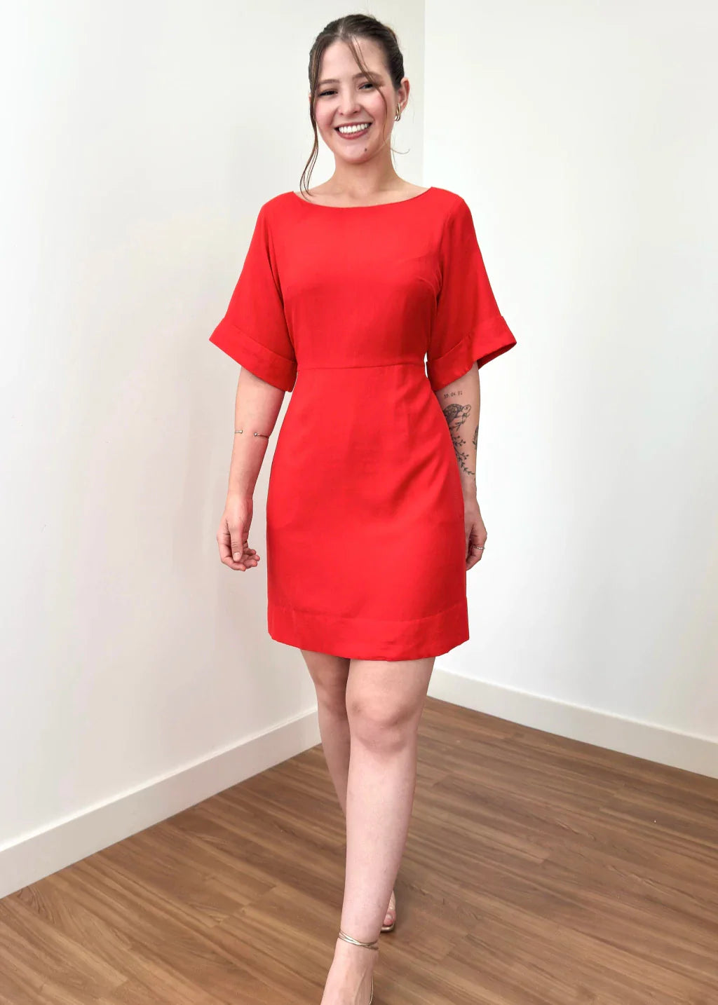 Vestido Trivê com mangas vermelho vivo